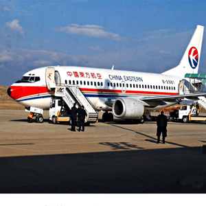 万州五桥机场空运航空快运业稳步发展的原因是什么？